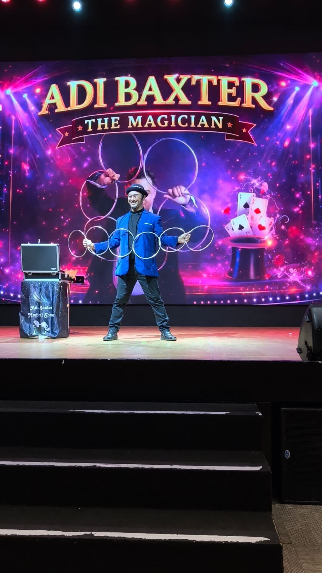 Adi Baxter performing — image 2