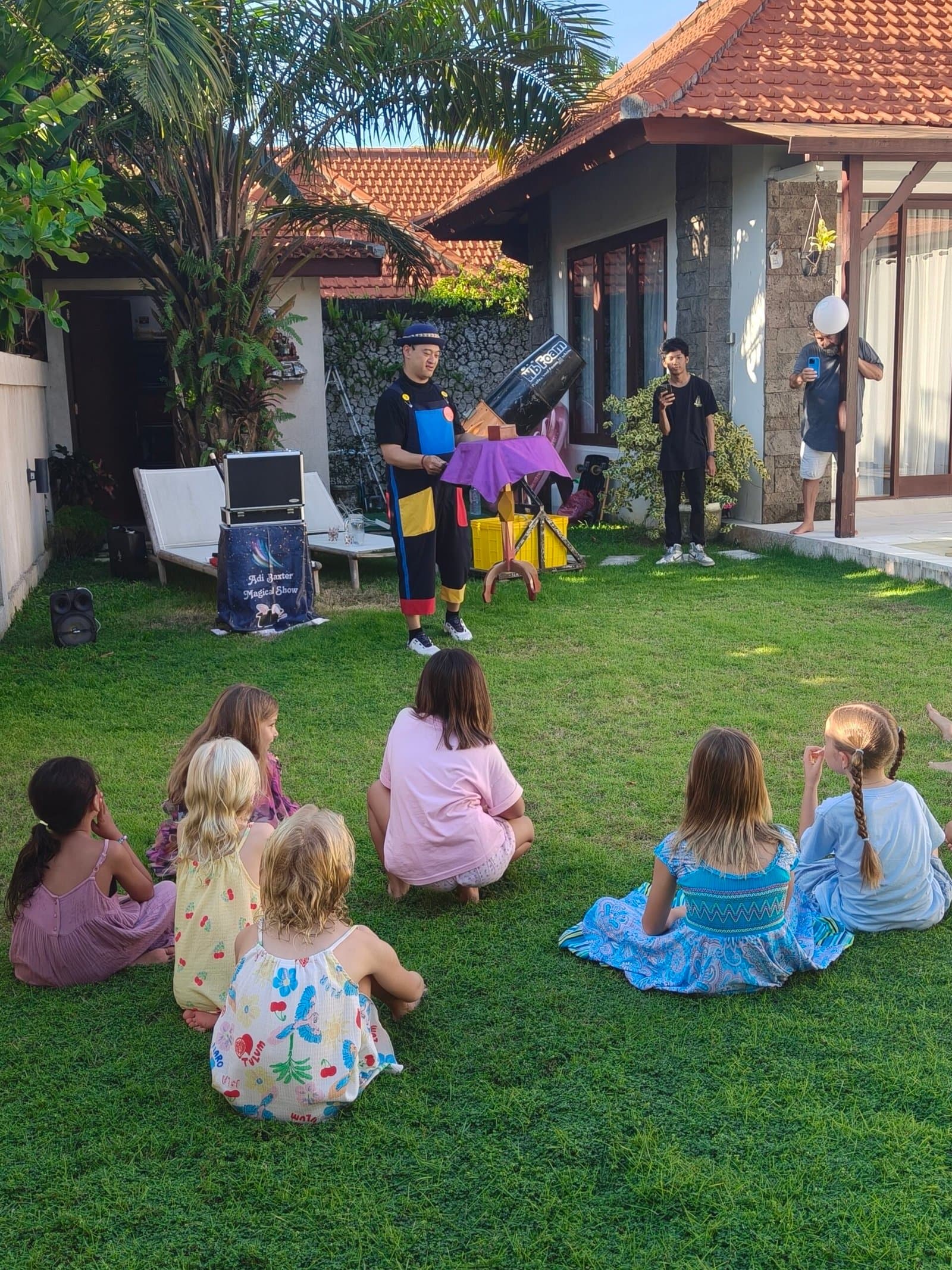 Adi Baxter performing — image 3