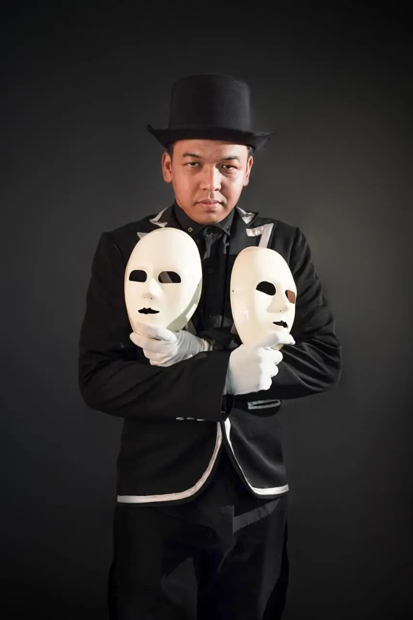 Gunk Angga — Family Magic in Bali